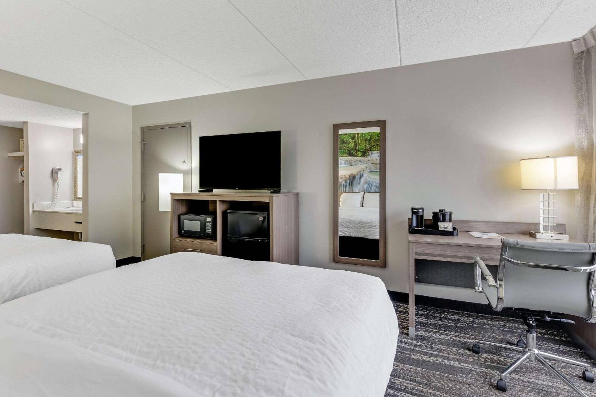 Clarion Pointe Near Casino 3* Kearsarge