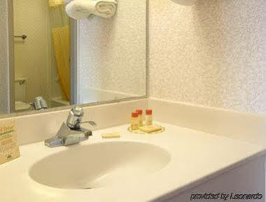 Clarion Pointe Near Casino Hotel 3*