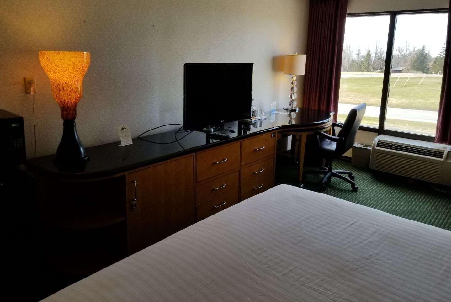 Clarion Pointe Near Erie Casino