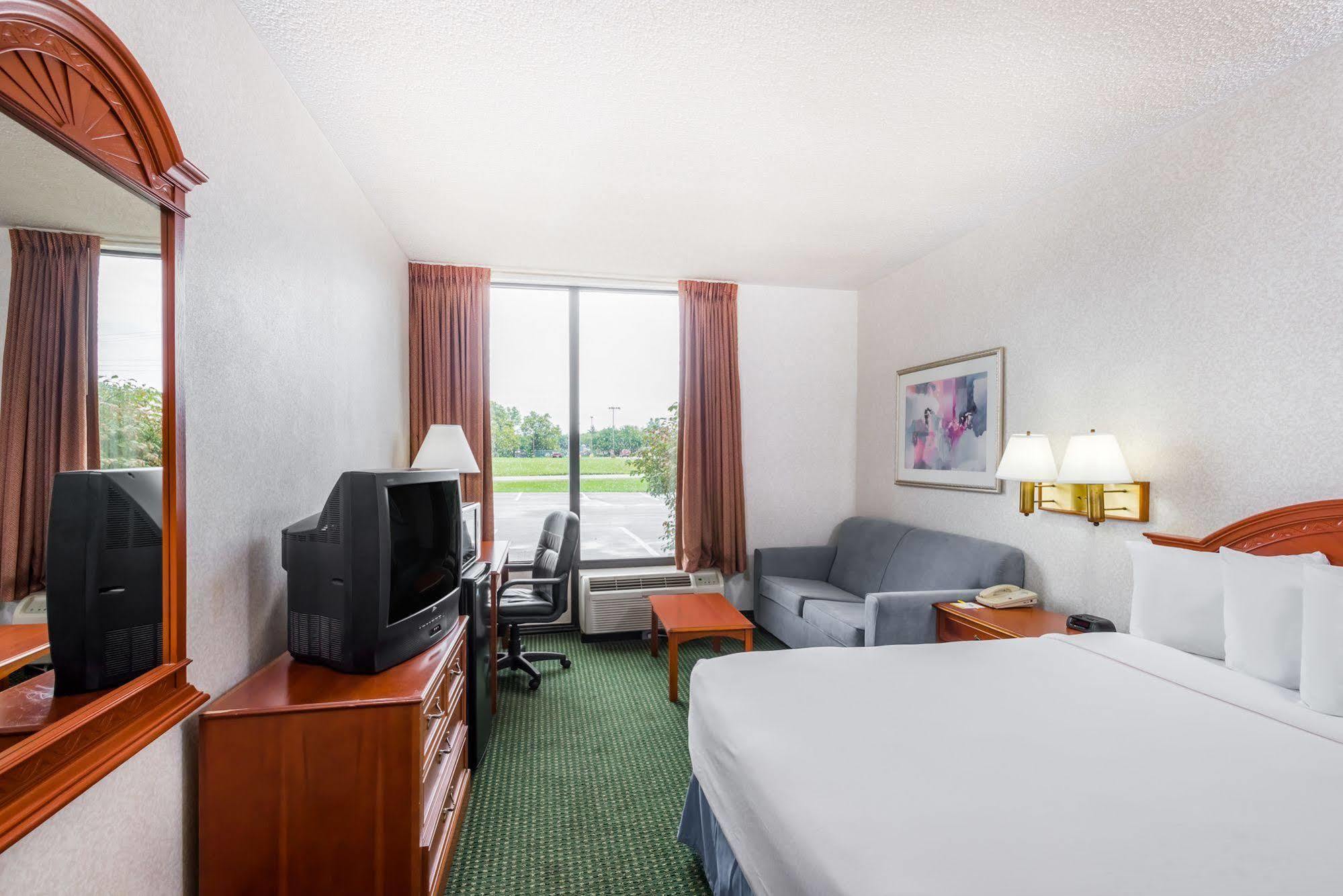 Hotel Clarion Pointe Near Erie Casino Kearsarge