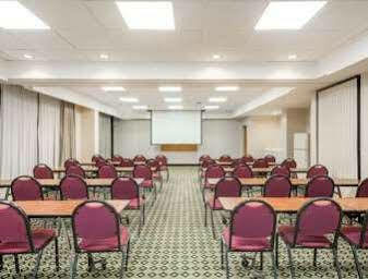 Hotel Clarion Pointe Near Erie Casino
